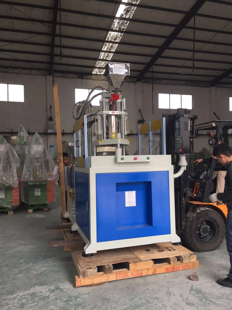 55 Tons Rotary Table Injection Molding Machine with Rotary Table